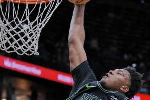 大举反击！鹈鹕第三节45-23净胜马刺22分 反超2分进入末节