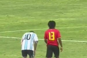 在球场挥洒着自己的魔法！小罗这样的球员太提升足球观赏性了！