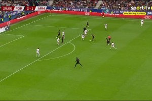 看着都疼！当年武汉三镇vs北京国安，队长于大宝用裆部舍身堵枪眼