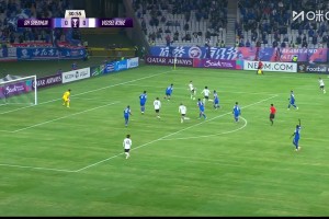 申花狂攻！阿苏埃远射击中横梁，这球可惜了