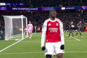 枪手2-1拜仁！拜仁后场传球被断！卡拉菲奥助攻马杜埃凯破门！