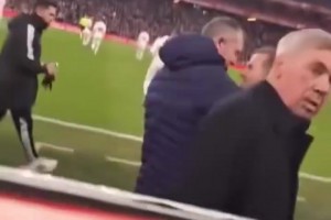 英女足主帅：花了一两分钟适应中国女足的阵型，比赛比预期要轻松