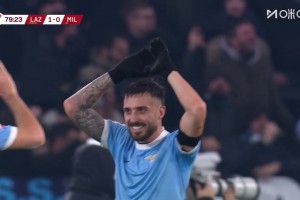 拉齐奥第80分钟攻破米兰！扎卡尼接角球甩头攻门得手！