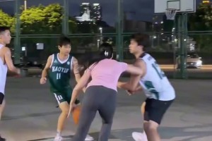 主持人直言被震惊了❗️萨拉赫赛后采访【直播吧中字】