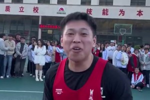 不是哥们，你打球真像詹姆斯啊！