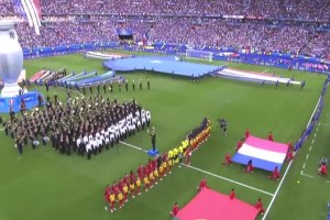 按不住啊！欧冠单场过人16次的内马尔！可惜没带射门靴啊！