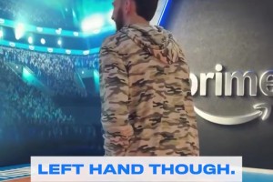 切特和格里芬演播室挑战花式投篮！切特左手比右手准？