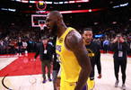 霍华德更推：詹姆斯进联盟以来每场都得分上双这太伟大了
