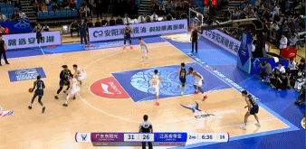 火力压制！萨林杰连续打进加罚广东轰出14-0打停江苏